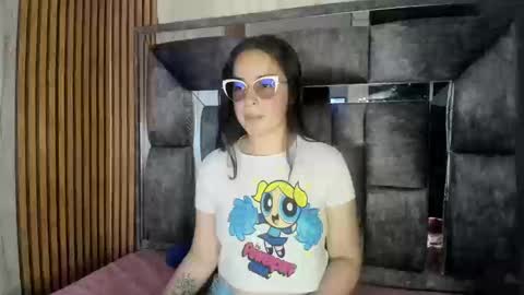 Luna online show from September 2025 10:24:02 PM