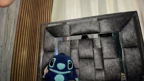 Luna online show from October 2025 10:29:02 PM