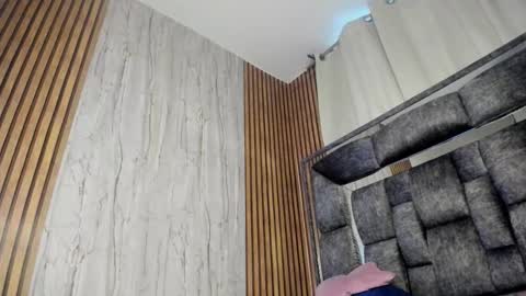 Luna online show from October 2025 10:32:02 PM