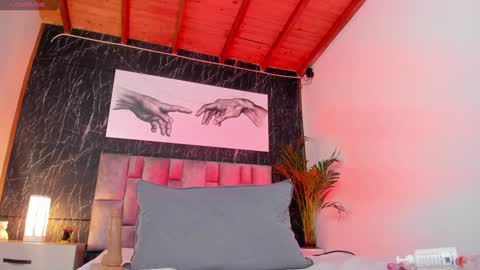 Nicolle  online show from February 2025 03:10:02 PM