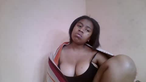 nicelly01 online show from June 2026 05:23:02 AM