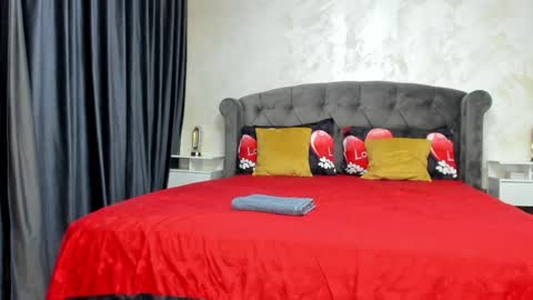 Snapshot of nicepussyfuckk18 chatting on December 2024 06:55:02 AM Sophie online show from December 2024 06:55:02 AM