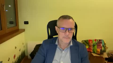 Andrew online show from December 2025 06:27:02 PM