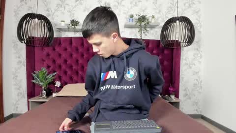 Nick  online show from September 2025 11:43:01 AM