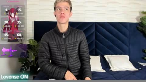 Nick  online show from November 2025 01:43:01 PM