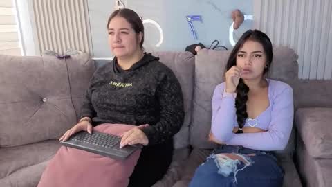 nicky_as online show from December 2025 02:01:01 PM