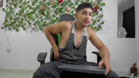 Snapshot of nicky_vance chatting on December 2024 07:39:02 PM nicky online show from December 2024 07:39:02 PM