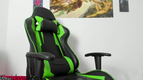 Snapshot of nicky_vance chatting on December 2024 10:35:02 PM nicky online show from December 2024 10:35:02 PM