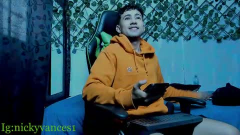 Snapshot of nicky_vance chatting on September 2025 08:58:02 PM nicky online show from September 2025 08:58:02 PM