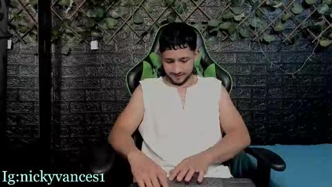 Snapshot of nicky_vance chatting on October 2025 09:10:02 PM nicky online show from October 2025 09:10:02 PM