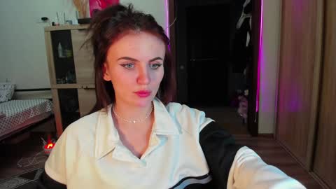 Nicky Weekends online show from February 2025 09:22:01 AM