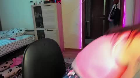 Nicky Weekends online show from February 2025 11:36:01 AM