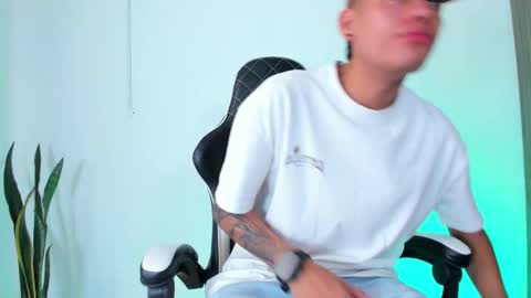 Nicky  online show from September 2025 05:01:02 PM