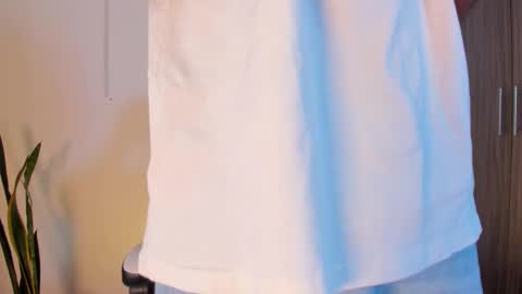 Nicky  online show from October 2025 12:06:01 PM