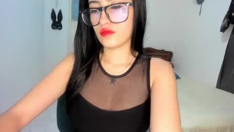 Nicolle online show from January 2025 06:38:01 PM