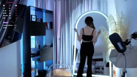 Snapshot of nickywindsor chatting on September 2025 06:07:01 PM Nicky online show from September 2025 06:07:01 PM