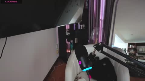 Snapshot of nickywindsor chatting on September 2025 09:09:02 PM Nicky online show from September 2025 09:09:02 PM