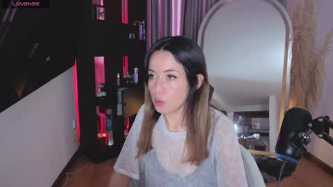 Snapshot of nickywindsor chatting on October 2025 04:27:01 PM Nicky online show from October 2025 04:27:01 PM