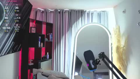 Snapshot of nickywindsor chatting on October 2025 09:24:01 PM Nicky online show from October 2025 09:24:01 PM