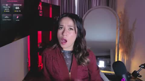 Snapshot of nickywindsor chatting on October 2025 06:29:01 PM Nicky online show from October 2025 06:29:01 PM