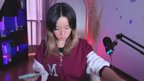 Snapshot of nickywindsor chatting on October 2025 07:14:02 PM Nicky online show from October 2025 07:14:02 PM