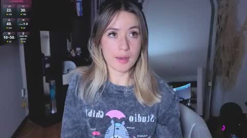 Snapshot of nickywindsor chatting on November 2025 10:46:01 PM Nicky online show from November 2025 10:46:01 PM