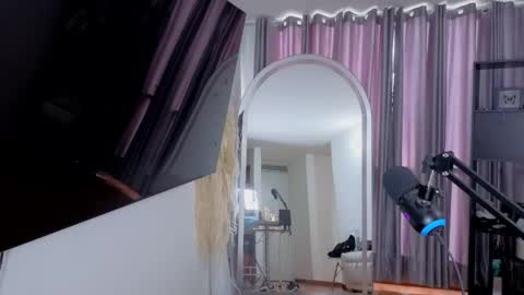 Nicky online show from April 2026 08:28:02 PM