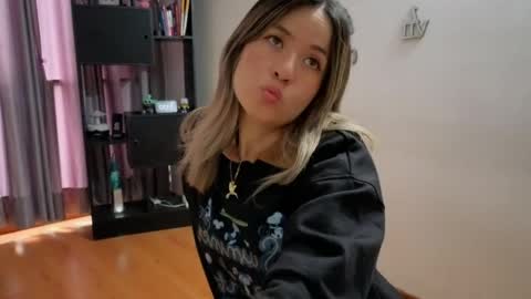 Nicky online show from April 2026 04:30:01 PM