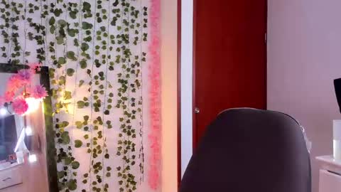 Snapshot of nico_lette_ chatting on September 2025 08:30:01 PM Nico online show from September 2025 08:30:01 PM