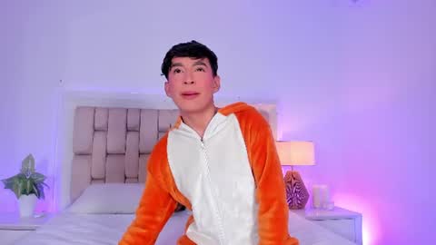 Snapshot of nicocute_ chatting on June 2026 06:56:01 PM NICOLAS online show from June 2026 06:56:01 PM