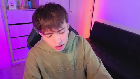 Nicolas online show from September 2025 10:03:02 PM