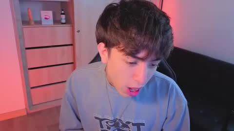 Nicolas online show from October 2025 08:09:02 PM