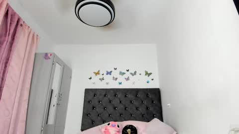 Nicole online show from October 2025 03:51:02 AM