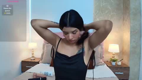 Nicol Alvarez online show from October 2025 07:48:01 PM