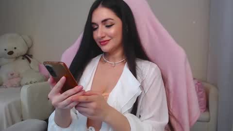 Nicole Online at about after 1000  6  UK time or 900  - 500  UK time it approximate time interval online show from February 2025 02:31:02 PM