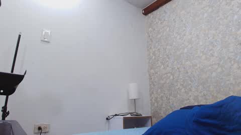 Nicol online show from September 2025 07:25:02 PM