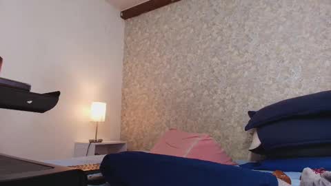 Nicol online show from September 2025 07:26:02 PM