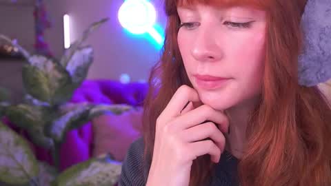 Nicol Moonn online show from December 2025 07:28:02 AM