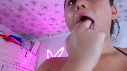 Snapshot of nicol_sweet0 chatting on March 2026 09:10:01 PM nicol online show from March 2026 09:10:01 PM