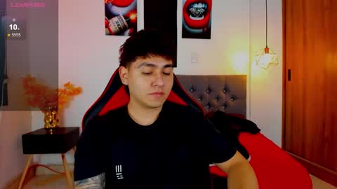 nicolas_james_sc online show from December 2025 02:22:01 PM