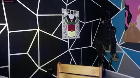 nicolas online show from November 2025 02:11:02 AM