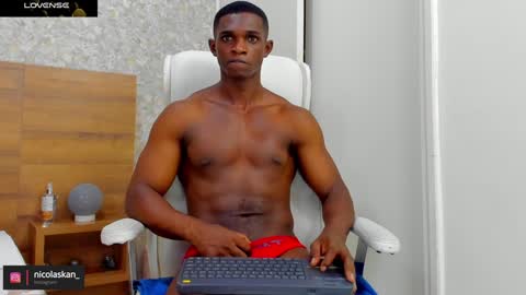 Nicolas online show from December 2024 04:15:01 PM