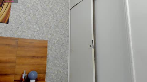 Nicolas online show from December 2024 04:21:02 PM