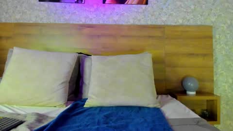 Nicolas online show from February 2025 08:06:02 AM