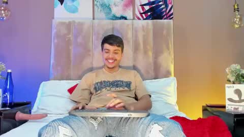 Nicolas Rey online show from November 2025 03:45:01 AM