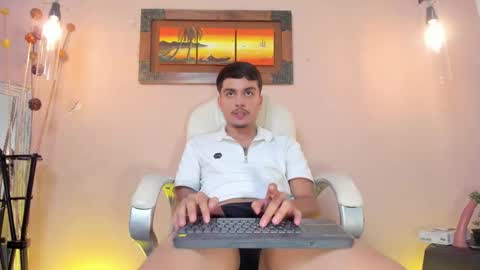 Nicolas Rey online show from November 2025 04:44:02 AM