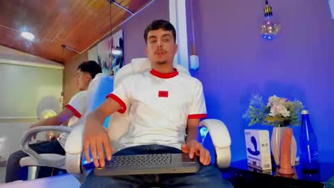 Nicolas Rey online show from November 2025 04:23:02 AM