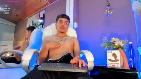 Nicolas Rey online show from November 2025 05:19:02 AM