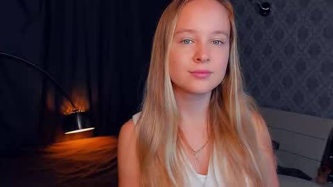 Nicoletta online show from September 2025 06:07:01 PM