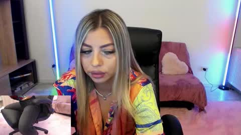 Nico online show from September 2025 05:37:01 PM